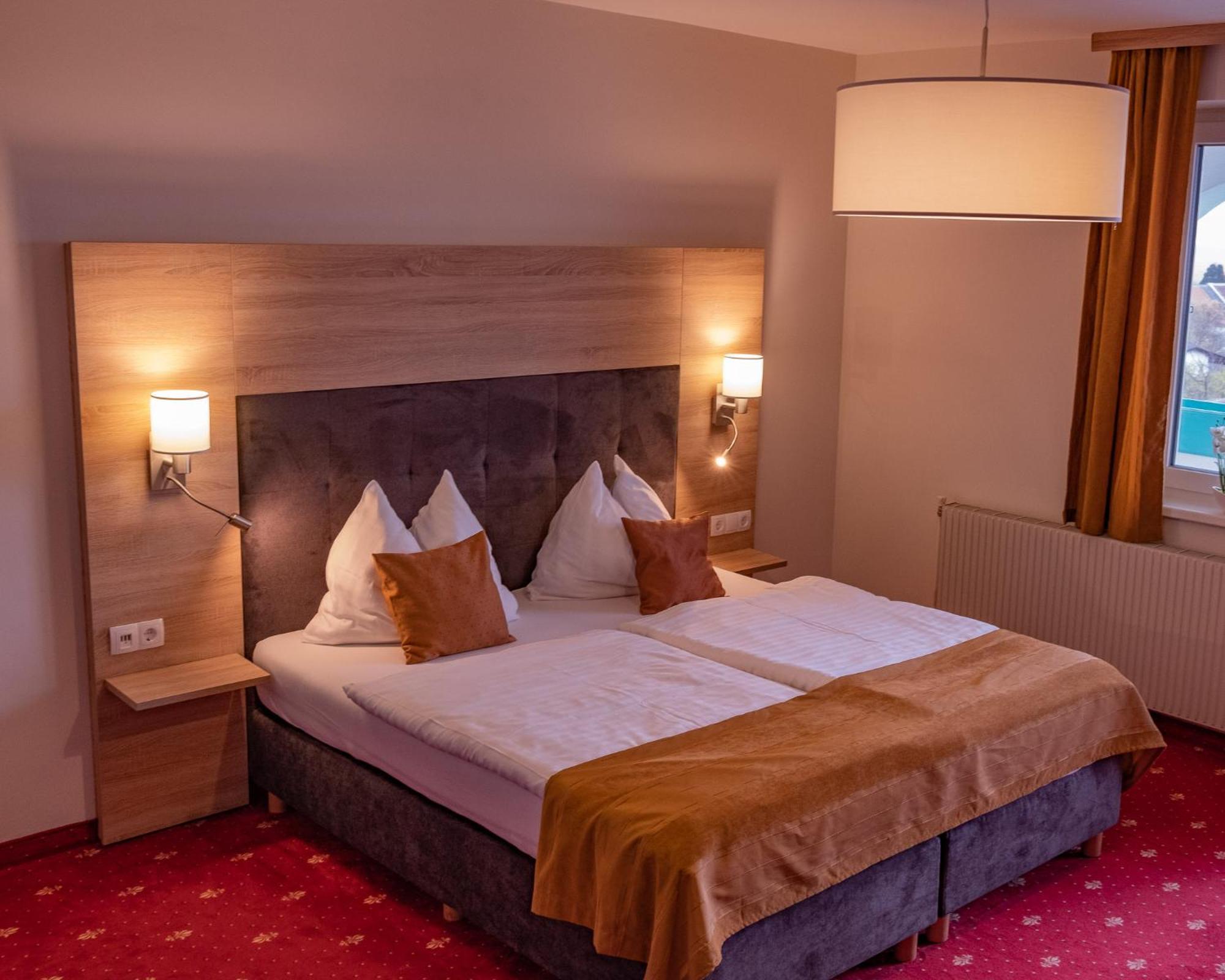 רוסט Hotel Am Greiner מראה חיצוני תמונה